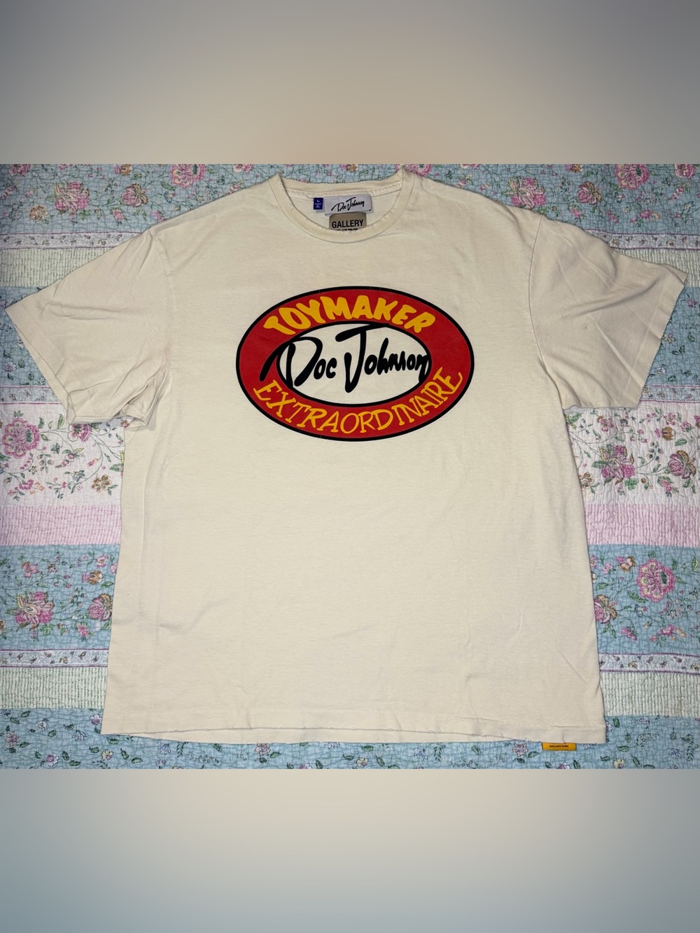 Gallery Dept. Doc Johnson Toymaker The Plug Cream Graphic Print T-Shirt LG